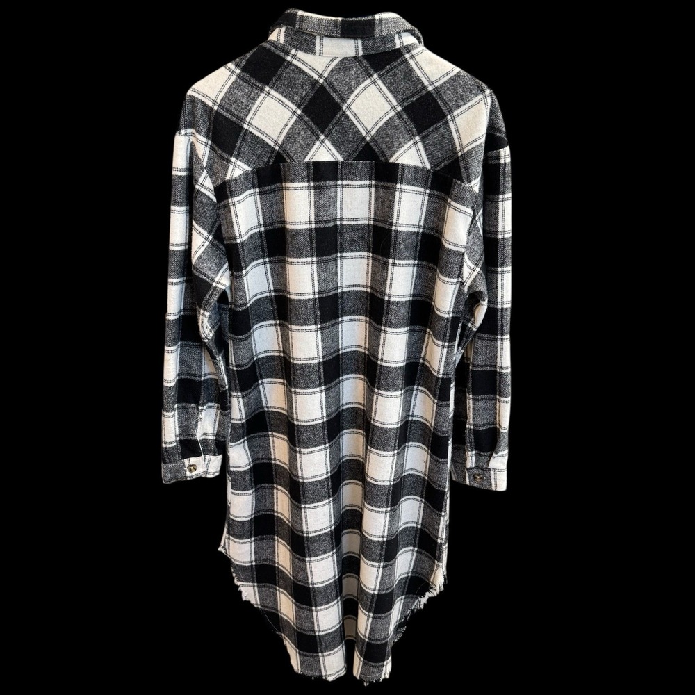 Dizzy Lizzy Plaid Raw Hem Long Button Down Flannel‎ Cardigan Jacket Sz M #68 - Picture 2 of 8